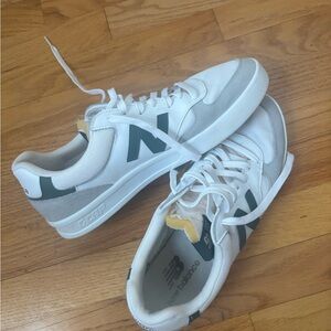 New Balance White and Dark Green Sneakers